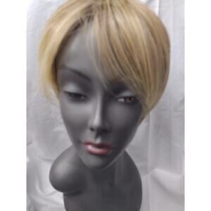 TressAllure Short Blonde Bob Wig Womens Synthetic Ready To Wear Made In Japan